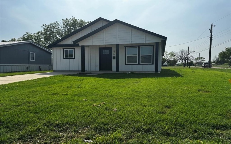 338 S 3rd Street, Jacksboro, TX 76458, 3 Bedrooms Bedrooms, ,2 BathroomsBathrooms,Residential,For Sale,338 S 3rd Street,20899439