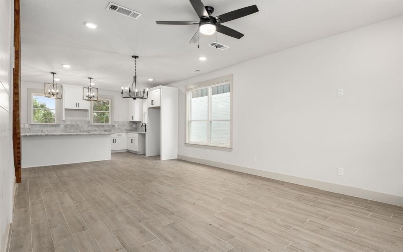 5703 Barkridge Drive, Granbury, TX 76048, 3 Habitaciones Habitaciones , ,2 BañosBaños,Residential,En Venta,5703 Barkridge Drive,20899497