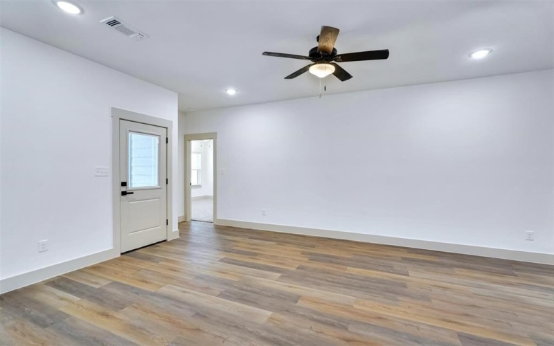 425 E Munson Street, Denison, TX 75021, 3 Habitaciones Habitaciones , ,2 BañosBaños,Residential,En Venta,425 E Munson Street,0,20899907