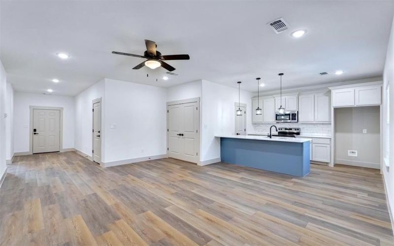 425 E Munson Street, Denison, TX 75021, 3 Habitaciones Habitaciones , ,2 BañosBaños,Residential,En Venta,425 E Munson Street,0,20899907