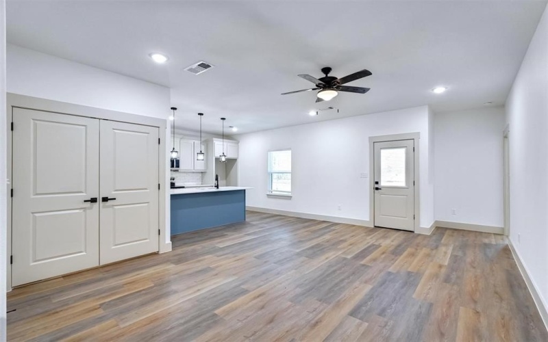 425 E Munson Street, Denison, TX 75021, 3 Habitaciones Habitaciones , ,2 BañosBaños,Residential,En Venta,425 E Munson Street,0,20899907