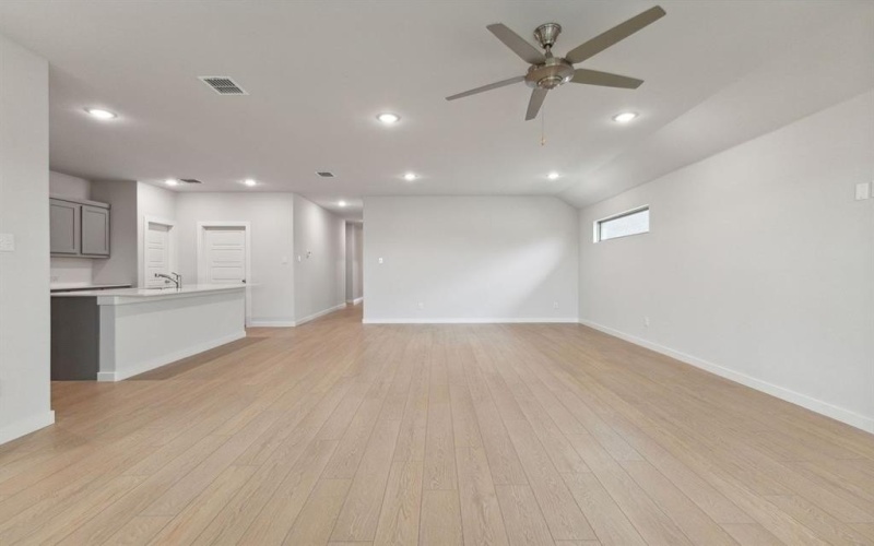 6033 Silverstein Street, Fort Worth, TX 76126, 4 Bedrooms Bedrooms, ,3 BathroomsBathrooms,Residential,For Sale,6033 Silverstein Street,20902137