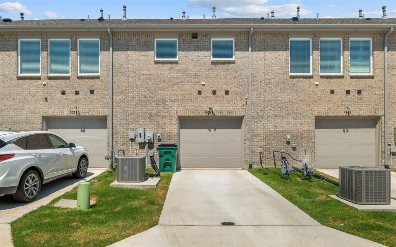 5256 Springlake Parkway, Haltom City, TX 76117, 2 Habitaciones Habitaciones , ,2 BañosBaños,Residential,En Venta,5256 Springlake Parkway,0,20902473