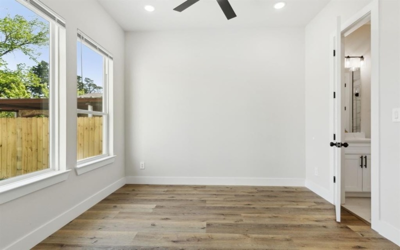 2239 Scotland Drive, Dallas, TX 75216, 5 Bedrooms Bedrooms, ,5 BathroomsBathrooms,Residential,For Sale,2239 Scotland Drive,20900673