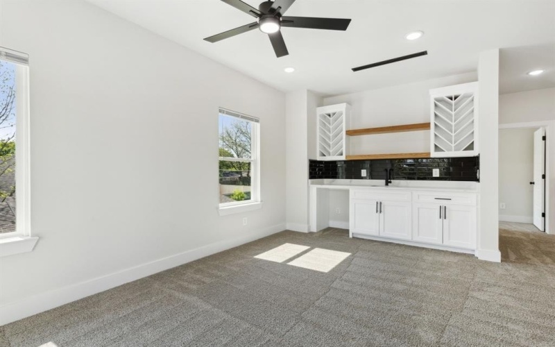 2239 Scotland Drive, Dallas, TX 75216, 5 Bedrooms Bedrooms, ,5 BathroomsBathrooms,Residential,For Sale,2239 Scotland Drive,20900673