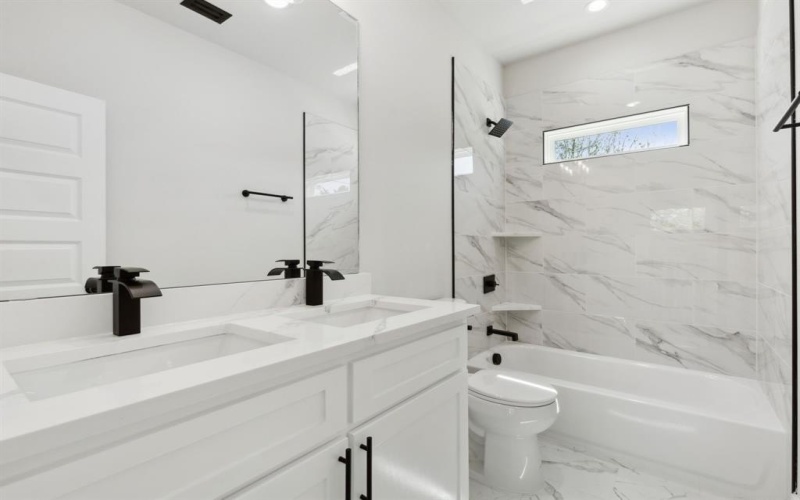 2239 Scotland Drive, Dallas, TX 75216, 5 Bedrooms Bedrooms, ,5 BathroomsBathrooms,Residential,For Sale,2239 Scotland Drive,20900673