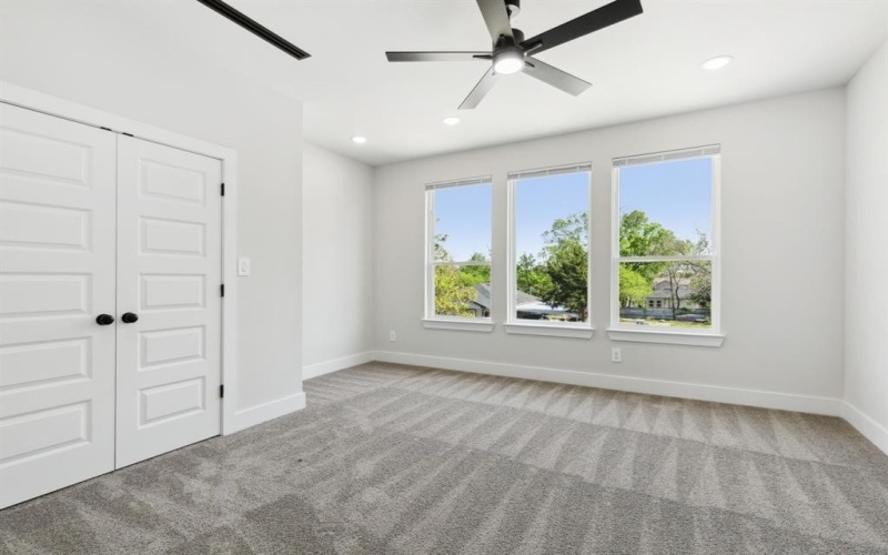 2239 Scotland Drive, Dallas, TX 75216, 5 Bedrooms Bedrooms, ,5 BathroomsBathrooms,Residential,For Sale,2239 Scotland Drive,20900673
