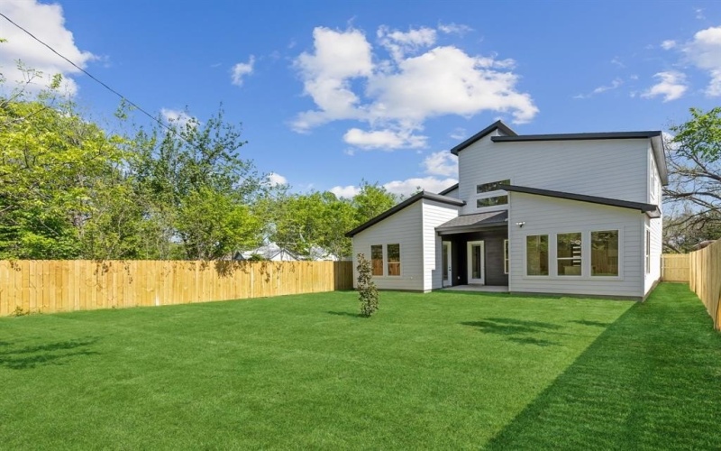 2239 Scotland Drive, Dallas, TX 75216, 5 Bedrooms Bedrooms, ,5 BathroomsBathrooms,Residential,For Sale,2239 Scotland Drive,20900673