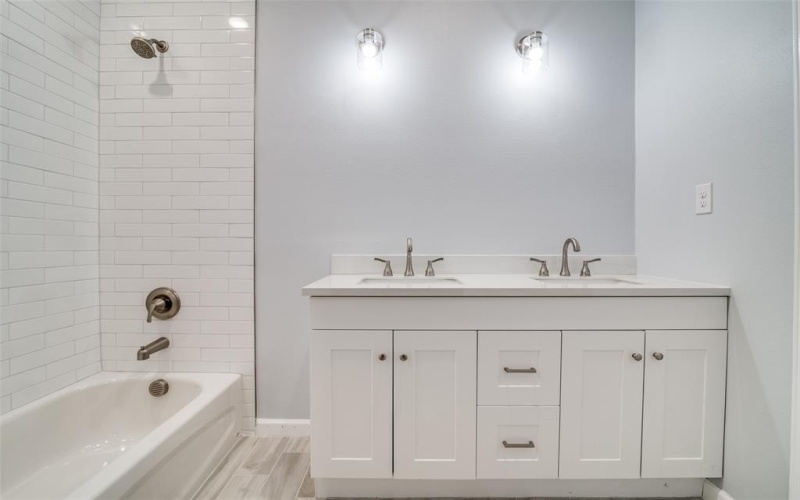 1321 Fletcher Street, Dallas, TX 75223, 4 Bedrooms Bedrooms, ,2 BathroomsBathrooms,Residential,For Sale,1321 Fletcher Street,20901081