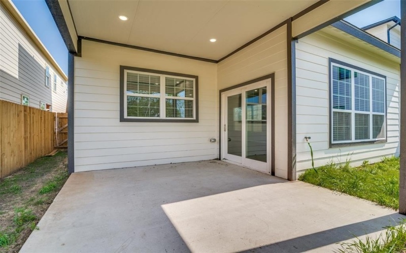 1321 Fletcher Street, Dallas, TX 75223, 4 Bedrooms Bedrooms, ,2 BathroomsBathrooms,Residential,For Sale,1321 Fletcher Street,20901081
