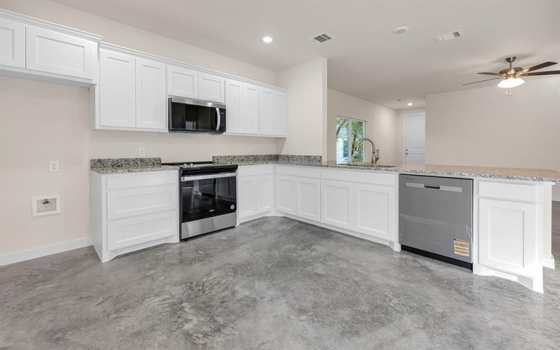404 Evans Street, Cleburne, TX 76031, 3 Bedrooms Bedrooms, ,2 BathroomsBathrooms,Residential,For Sale,404 Evans Street,20901120