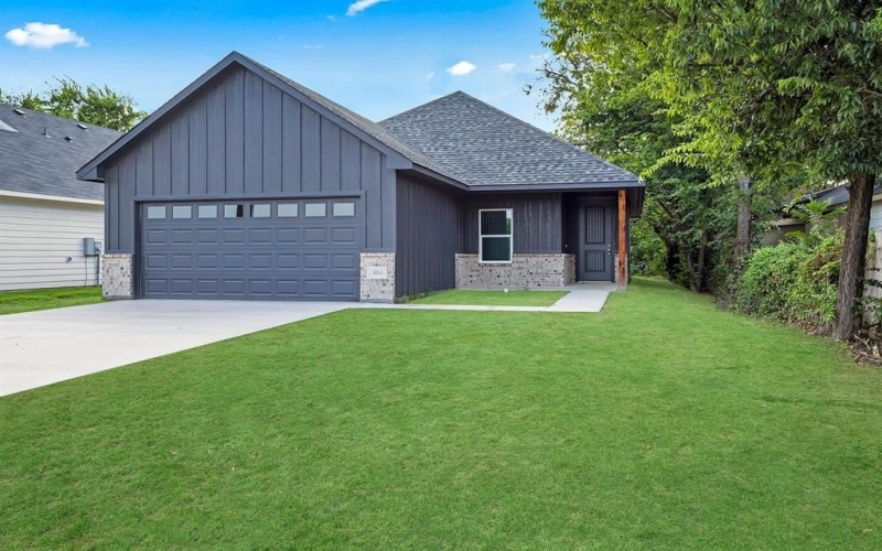 404 Evans Street, Cleburne, TX 76031, 3 Bedrooms Bedrooms, ,2 BathroomsBathrooms,Residential,For Sale,404 Evans Street,20901120