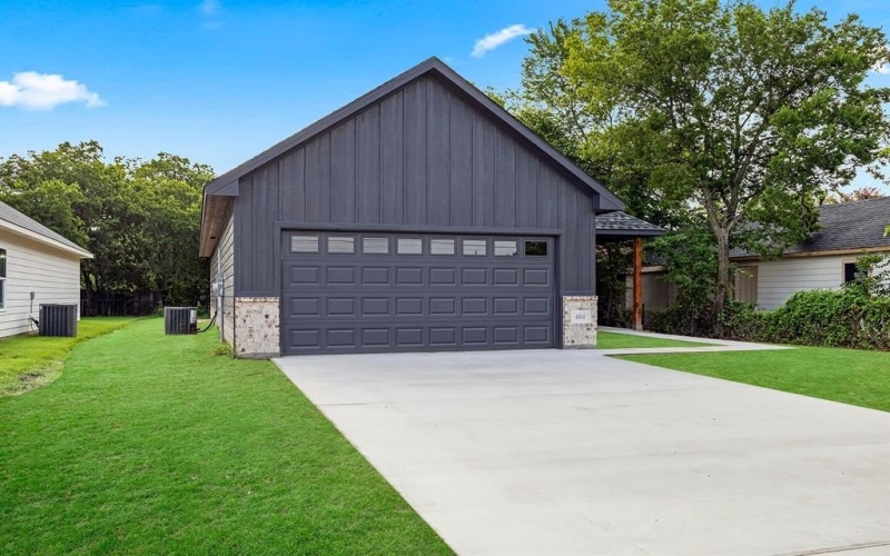 404 Evans Street, Cleburne, TX 76031, 3 Bedrooms Bedrooms, ,2 BathroomsBathrooms,Residential,For Sale,404 Evans Street,20901120