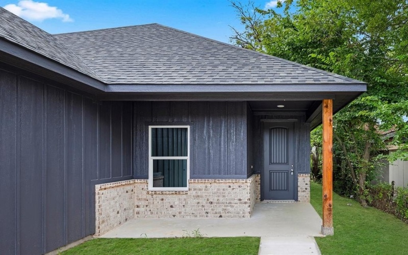 404 Evans Street, Cleburne, TX 76031, 3 Bedrooms Bedrooms, ,2 BathroomsBathrooms,Residential,For Sale,404 Evans Street,20901120