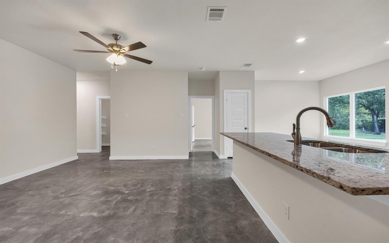 404 Evans Street, Cleburne, TX 76031, 3 Bedrooms Bedrooms, ,2 BathroomsBathrooms,Residential,For Sale,404 Evans Street,20901120