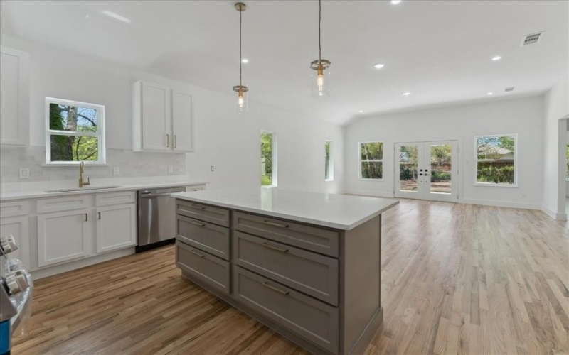 1313 Franklin Avenue, Bonham, TX 75418, 3 Bedrooms Bedrooms, ,2 BathroomsBathrooms,Residential,For Sale,1313 Franklin Avenue,20901897
