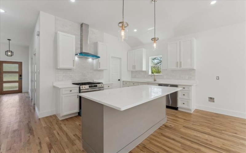 1313 Franklin Avenue, Bonham, TX 75418, 3 Bedrooms Bedrooms, ,2 BathroomsBathrooms,Residential,For Sale,1313 Franklin Avenue,20901897