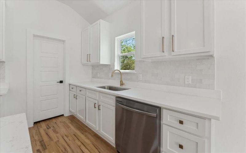 1313 Franklin Avenue, Bonham, TX 75418, 3 Bedrooms Bedrooms, ,2 BathroomsBathrooms,Residential,For Sale,1313 Franklin Avenue,20901897