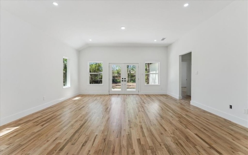 1313 Franklin Avenue, Bonham, TX 75418, 3 Bedrooms Bedrooms, ,2 BathroomsBathrooms,Residential,For Sale,1313 Franklin Avenue,20901897