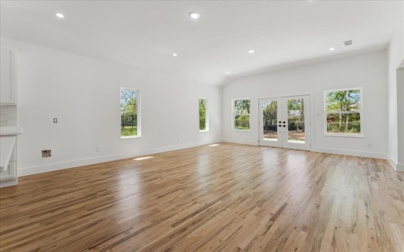 1313 Franklin Avenue, Bonham, TX 75418, 3 Bedrooms Bedrooms, ,2 BathroomsBathrooms,Residential,For Sale,1313 Franklin Avenue,20901897