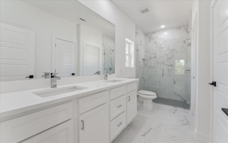1313 Franklin Avenue, Bonham, TX 75418, 3 Bedrooms Bedrooms, ,2 BathroomsBathrooms,Residential,For Sale,1313 Franklin Avenue,20901897