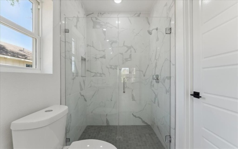 1313 Franklin Avenue, Bonham, TX 75418, 3 Bedrooms Bedrooms, ,2 BathroomsBathrooms,Residential,For Sale,1313 Franklin Avenue,20901897