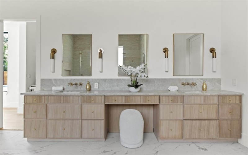11736 Jamestown Road, Dallas, TX 75230, 5 Bedrooms Bedrooms, ,6 BathroomsBathrooms,Residential,For Sale,11736 Jamestown Road,20904234