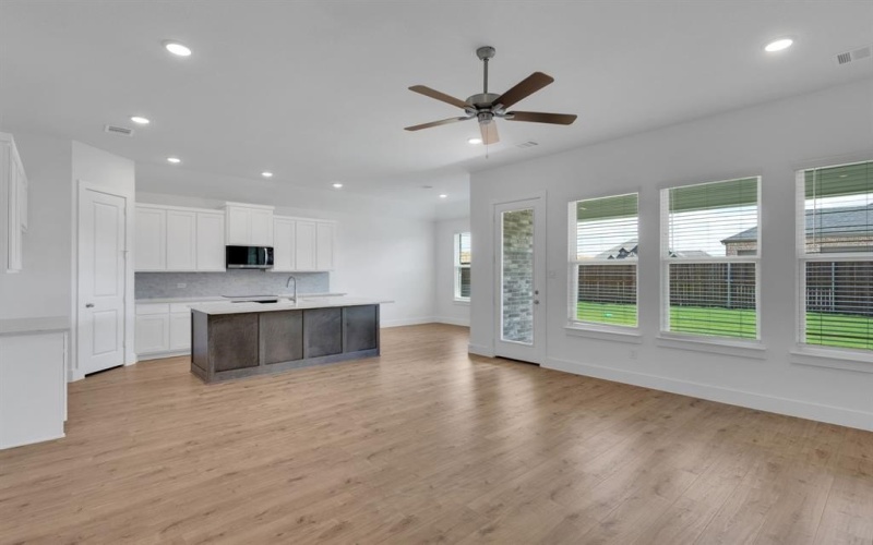1924 Comanche Drive, DeSoto, TX 75115, 3 Bedrooms Bedrooms, ,2 BathroomsBathrooms,Residential,For Sale,1924 Comanche Drive,0,20908479