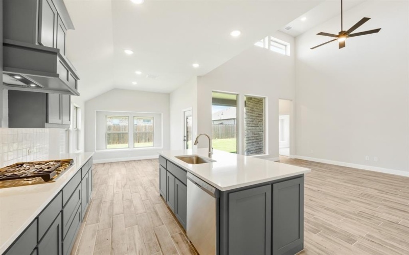 6 Covey Lane, Sanger, TX 76266, 4 Bedrooms Bedrooms, ,3 BathroomsBathrooms,Residential,For Sale,6 Covey Lane,20906111