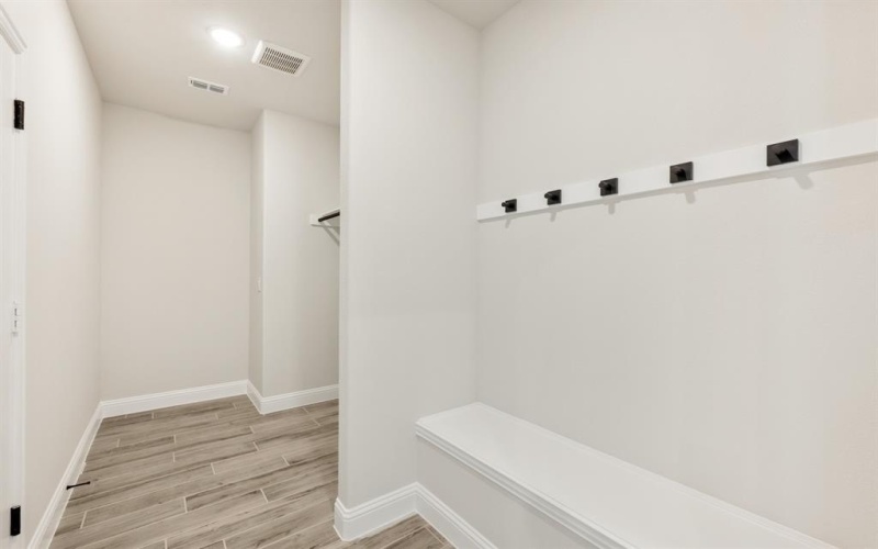 6 Covey Lane, Sanger, TX 76266, 4 Bedrooms Bedrooms, ,3 BathroomsBathrooms,Residential,For Sale,6 Covey Lane,20906111