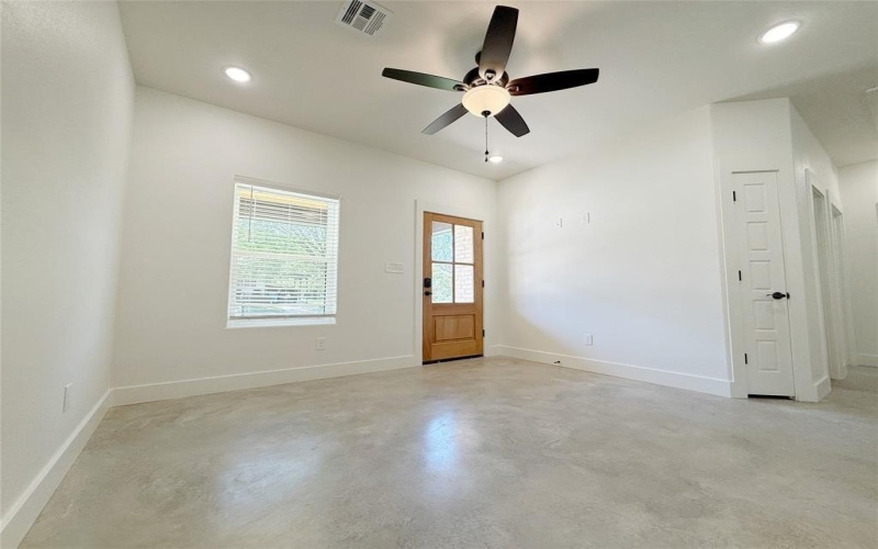 611 W Baker Street, Denison, TX 75020, 3 Bedrooms Bedrooms, ,2 BathroomsBathrooms,Residential,For Sale,611 W Baker Street,20906165
