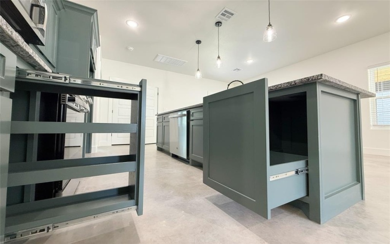 611 W Baker Street, Denison, TX 75020, 3 Bedrooms Bedrooms, ,2 BathroomsBathrooms,Residential,For Sale,611 W Baker Street,20906165