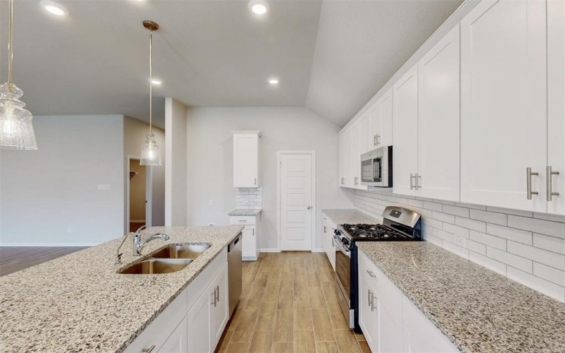 116 Northampton Drive, Justin, TX 76247, 4 Bedrooms Bedrooms, ,3 BathroomsBathrooms,Residential,For Sale,116 Northampton Drive,20904582