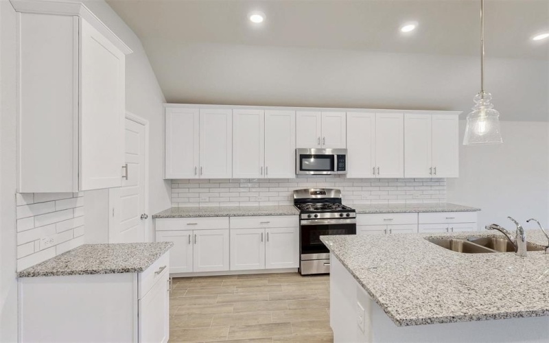 116 Northampton Drive, Justin, TX 76247, 4 Bedrooms Bedrooms, ,3 BathroomsBathrooms,Residential,For Sale,116 Northampton Drive,20904582