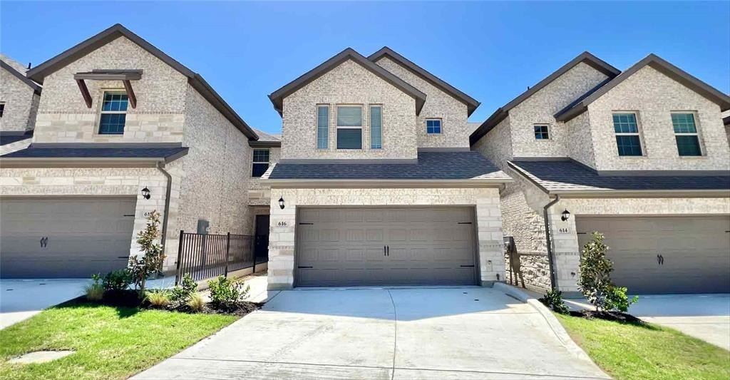 643 Sandiford, Mansfield, TX 76063, 3 Bedrooms Bedrooms, ,2 BathroomsBathrooms,Residential,For Sale,643 Sandiford,20904689