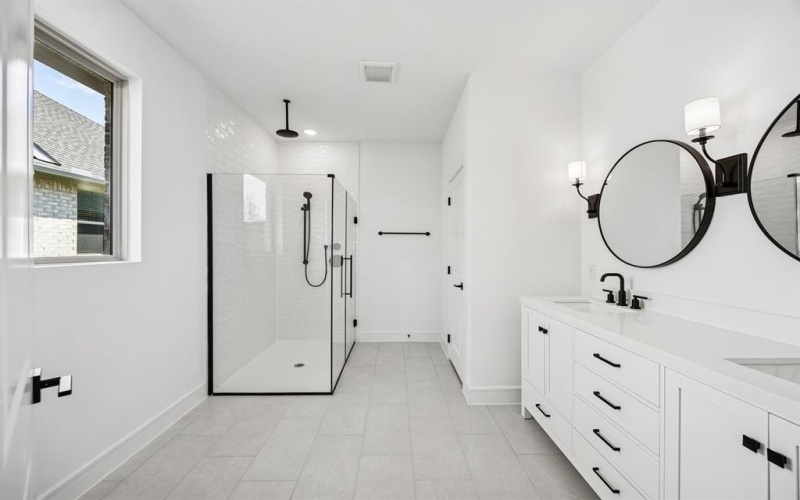 3612 Hickory Street, Sherman, TX 75092, 4 Bedrooms Bedrooms, ,3 BathroomsBathrooms,Residential,For Sale,3612 Hickory Street,0,20906577