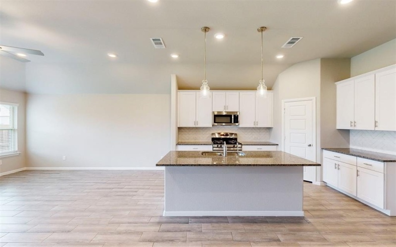1106 Linwood Drive, Justin, TX 76247, 4 Habitaciones Habitaciones , ,2 BañosBaños,Residential,En Venta,1106 Linwood Drive,20904812