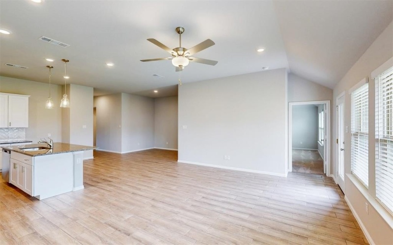 1106 Linwood Drive, Justin, TX 76247, 4 Habitaciones Habitaciones , ,2 BañosBaños,Residential,En Venta,1106 Linwood Drive,20904812