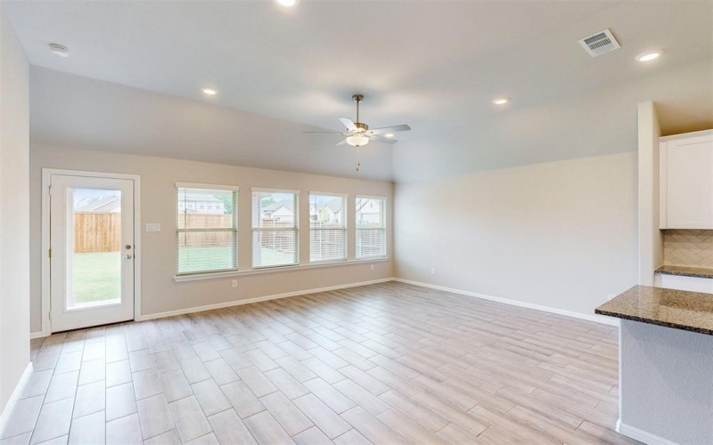 1106 Linwood Drive, Justin, TX 76247, 4 Habitaciones Habitaciones , ,2 BañosBaños,Residential,En Venta,1106 Linwood Drive,20904812