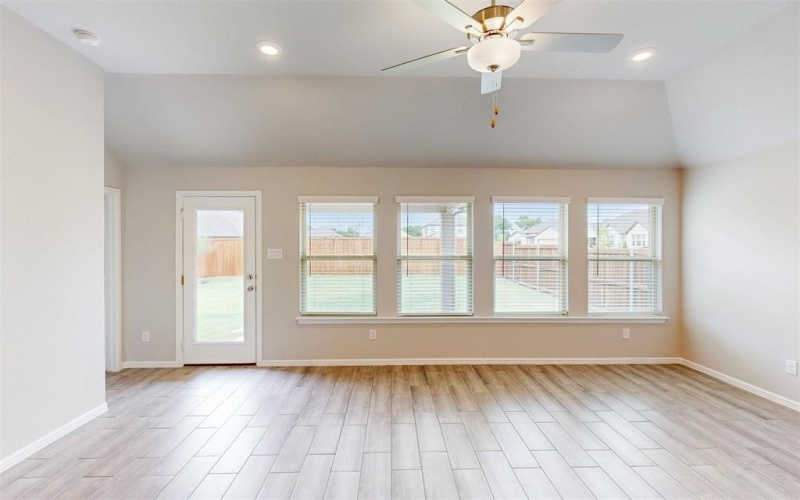 1106 Linwood Drive, Justin, TX 76247, 4 Habitaciones Habitaciones , ,2 BañosBaños,Residential,En Venta,1106 Linwood Drive,20904812