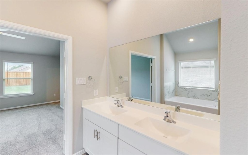 1106 Linwood Drive, Justin, TX 76247, 4 Habitaciones Habitaciones , ,2 BañosBaños,Residential,En Venta,1106 Linwood Drive,20904812