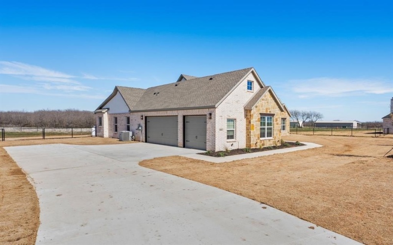 56 Dove Landing Road, Valley View, TX 76272, 4 Bedrooms Bedrooms, ,2 BathroomsBathrooms,Residential,For Sale,56 Dove Landing Road,20906943