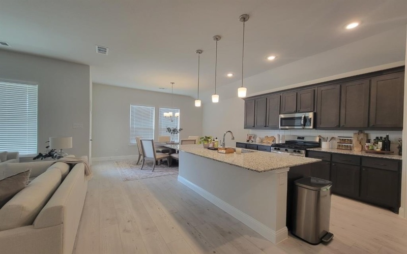 509 Pebble Circle, Azle, TX 76020, 4 Bedrooms Bedrooms, ,2 BathroomsBathrooms,Residential,For Sale,509 Pebble Circle,20907092