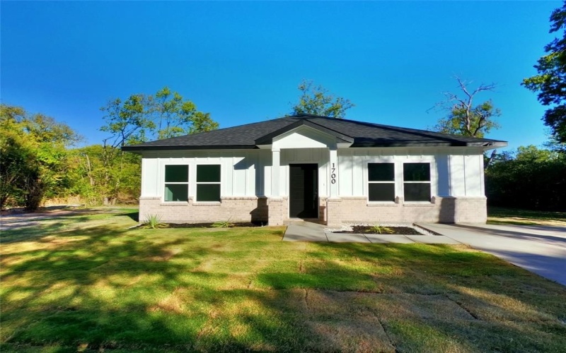 264 10th NE Street, Paris, TX 75460, 3 Bedrooms Bedrooms, ,2 BathroomsBathrooms,Residential,For Sale,264 10th NE Street,20907327