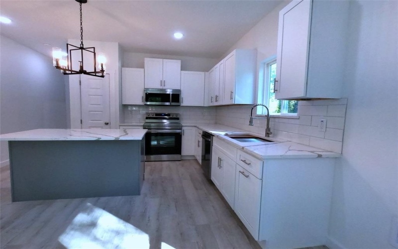 264 10th NE Street, Paris, TX 75460, 3 Bedrooms Bedrooms, ,2 BathroomsBathrooms,Residential,For Sale,264 10th NE Street,20907327