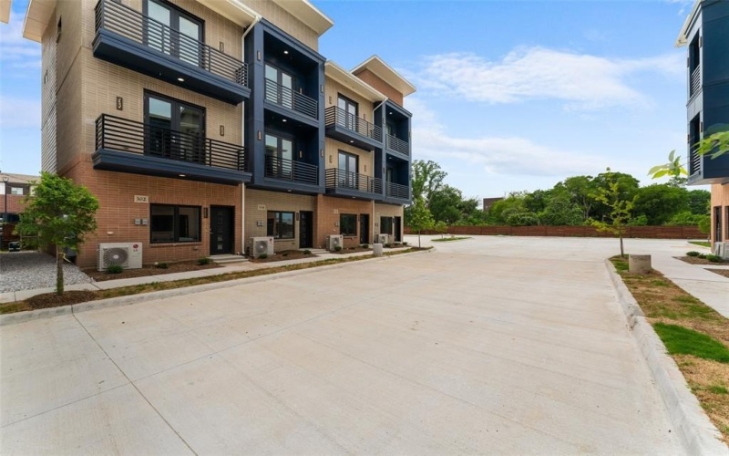 115 Merritt Street #304, Fort Worth, TX 76114, 2 Bedrooms Bedrooms, ,2 BathroomsBathrooms,Residential,For Sale,115 Merritt Street,20907582
