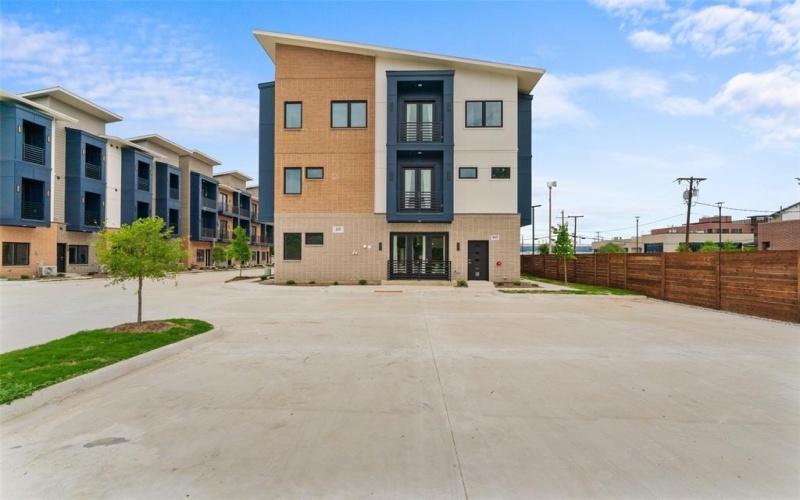 115 Merritt Street #304, Fort Worth, TX 76114, 2 Bedrooms Bedrooms, ,2 BathroomsBathrooms,Residential,For Sale,115 Merritt Street,20907582