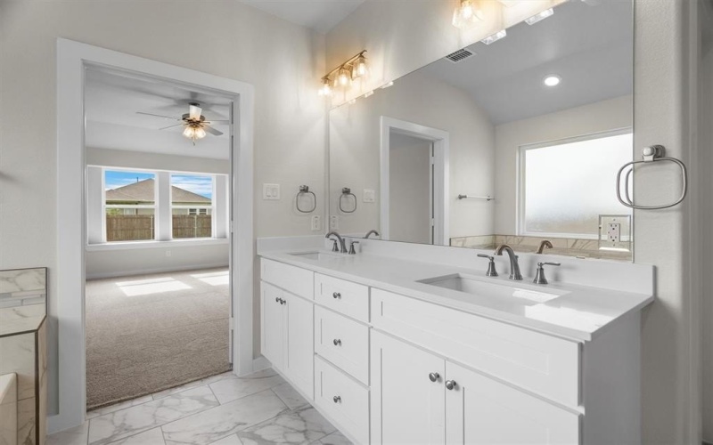 623 Kyle Drive, Tioga, TX 76271, 4 Bedrooms Bedrooms, ,2 BathroomsBathrooms,Residential,For Sale,623 Kyle Drive,20905602