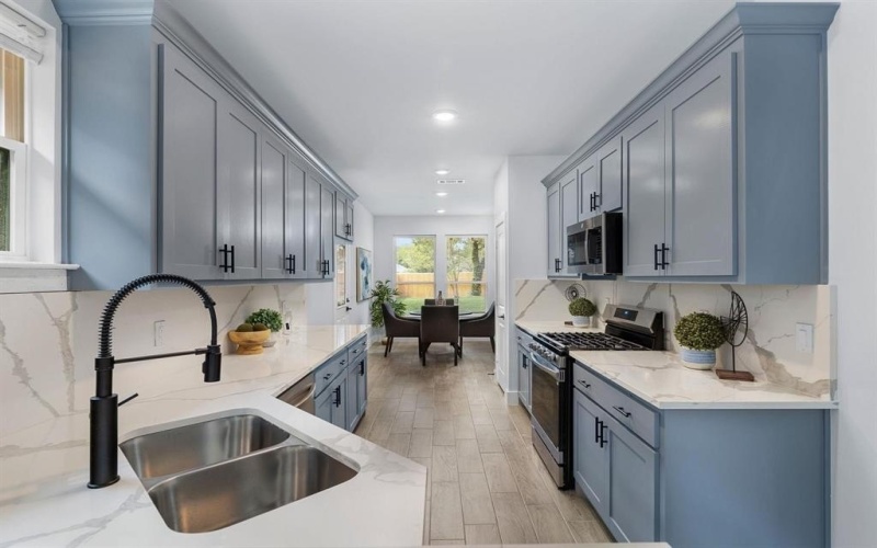 437 N Jim Miller Road, Dallas, TX 75217, 3 Bedrooms Bedrooms, ,2 BathroomsBathrooms,Residential,For Sale,437 N Jim Miller Road,20905764