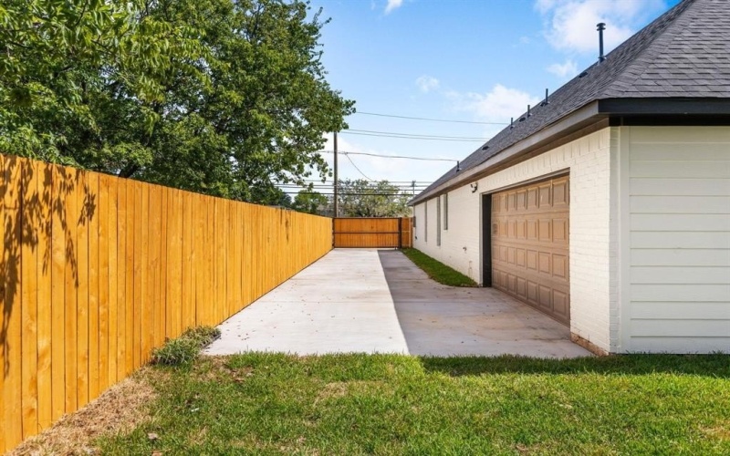437 N Jim Miller Road, Dallas, TX 75217, 3 Bedrooms Bedrooms, ,2 BathroomsBathrooms,Residential,For Sale,437 N Jim Miller Road,20905764